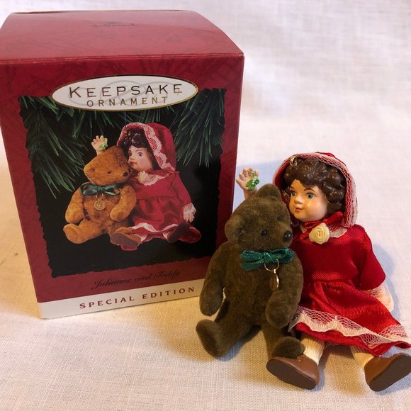 1993 Hallmark Ornament Julianne and Teddy in Box - Picture 1 of 5